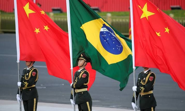 Brasil e China firmam oito acordos, de carne bovina processada a energia renovável