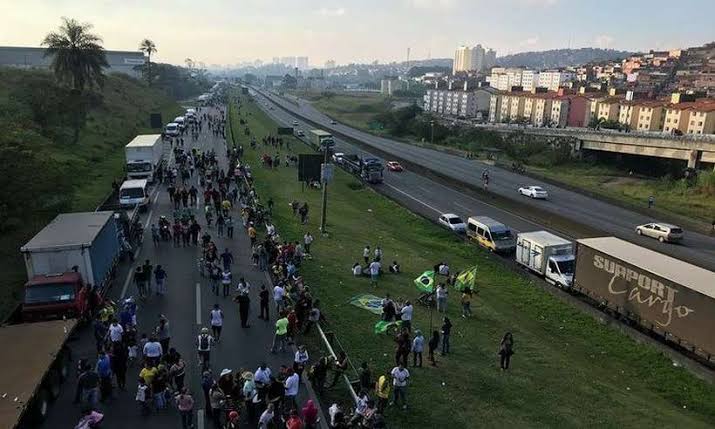 Caminhoneiros pressionam, mas governo descarta greve na semana que vem